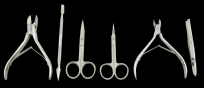 1148-06 SET DE MANICURE Y PEDICURE C/  6 PZS   2 ALICATAS,2 TIJERAS ,1 CUCHARILLA